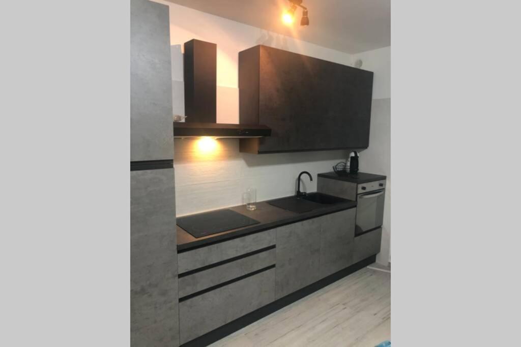 Apartment Nuovo Elegante,curato Nei Dettagli