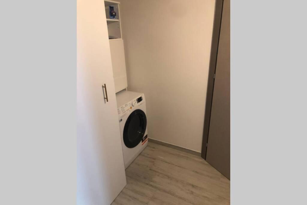 Nuovo Elegante,curato Nei Dettagli Appartement